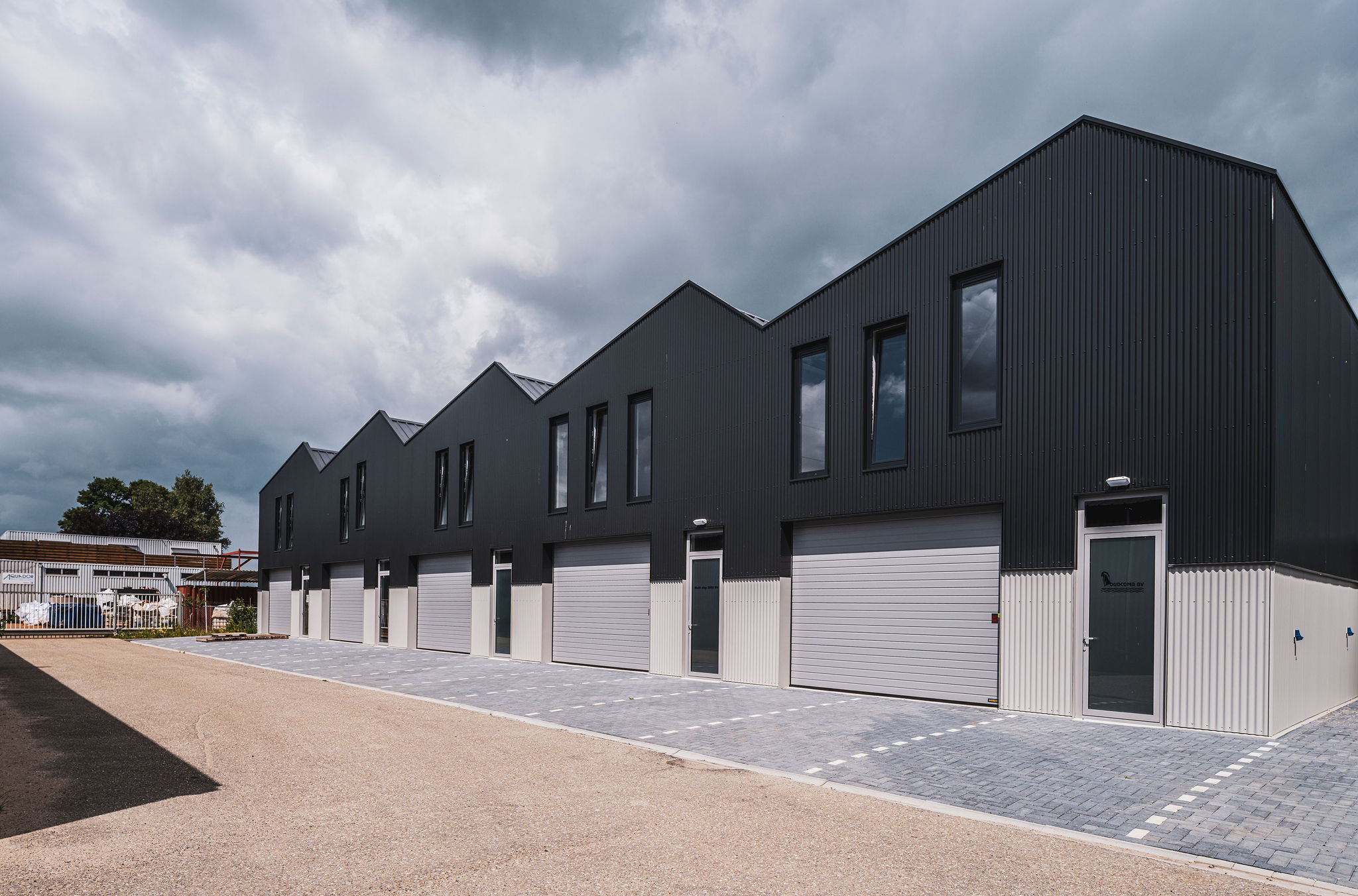 Bedrijfsverzamelgebouw Hoog Blokland